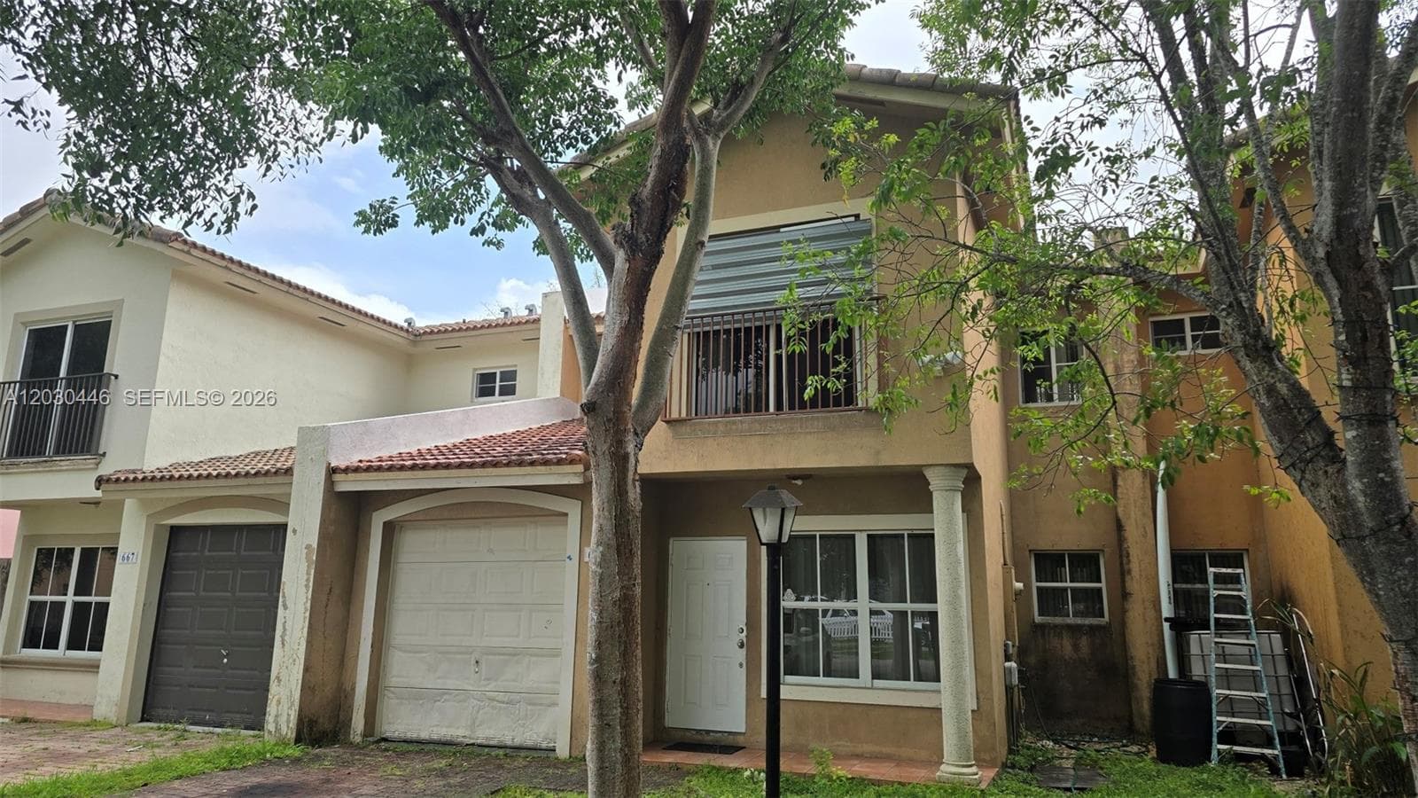 Townhouse at 671 SW 10th St, Florida City FL 33034