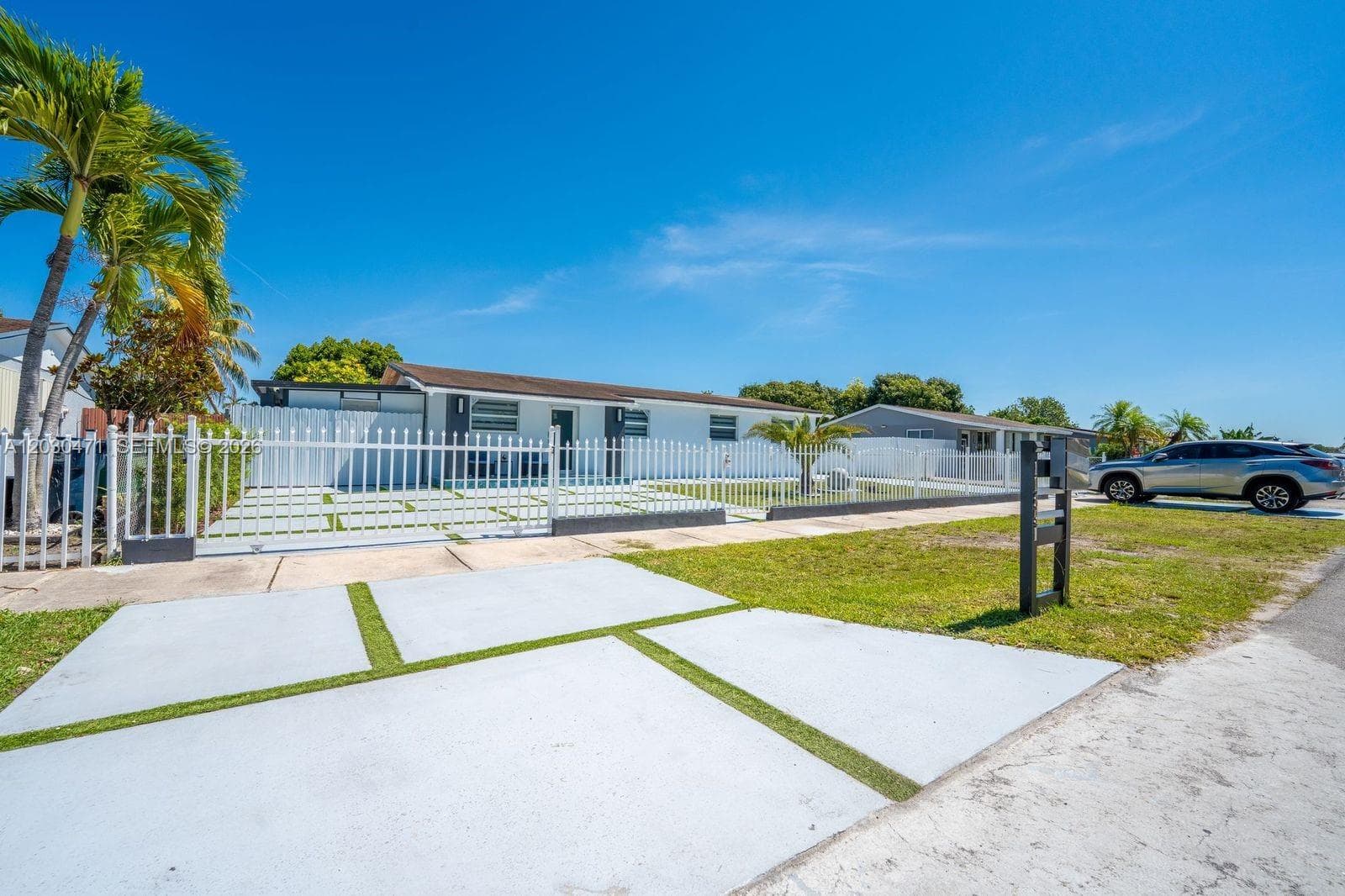 Single Family Residence at 11851 SW 181st St, Miami FL 33177