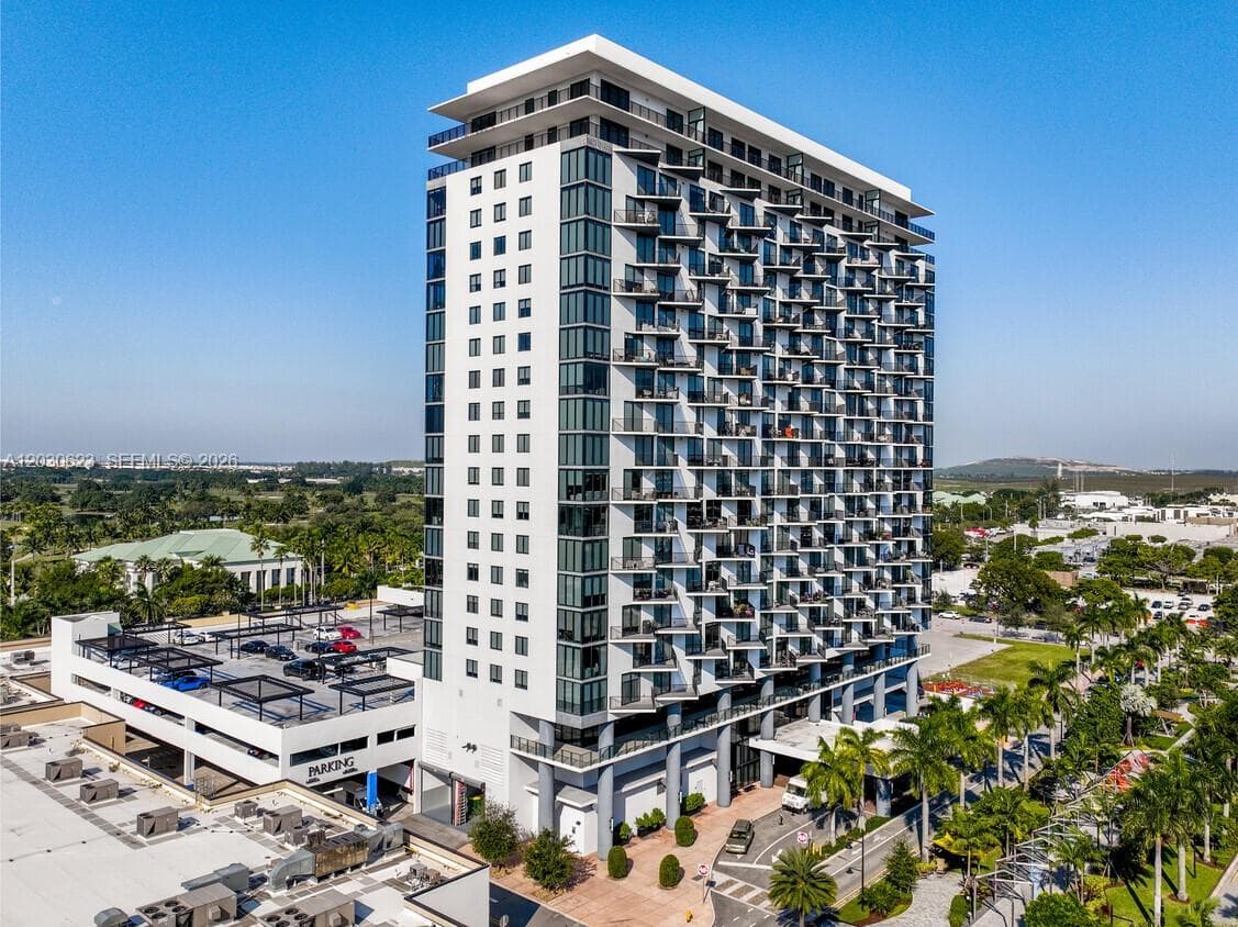 Condominium at 5300 Paseo Blvd # 1807, Doral FL 33166