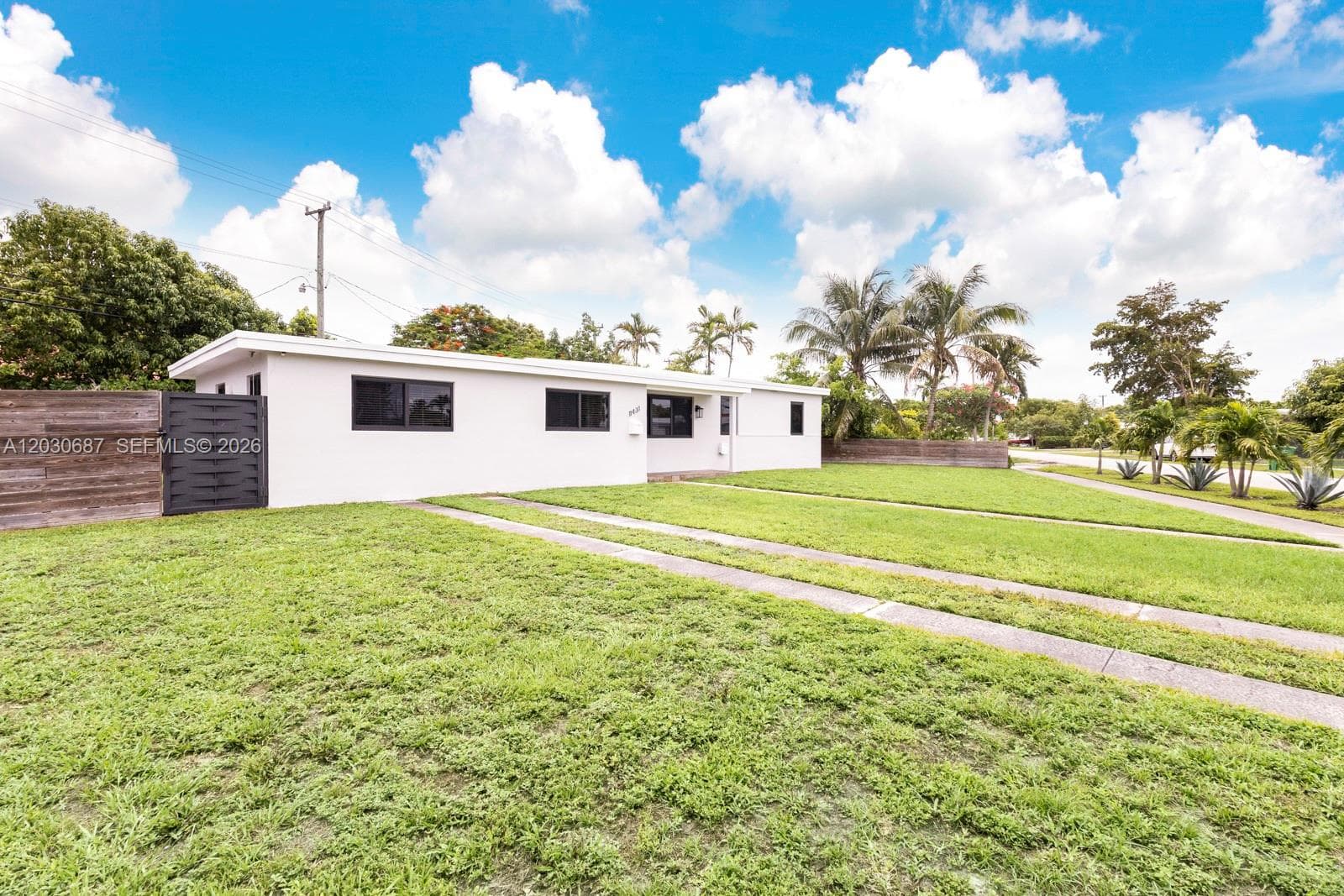 Single Family Residence at 11431 SW 40th Ter, Miami FL 33165