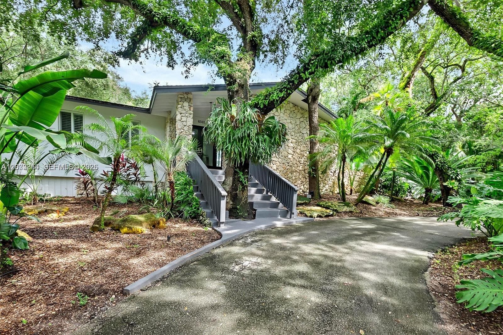 Single Family Residence at 6565 SW 134th Dr, Pinecrest FL 33156
