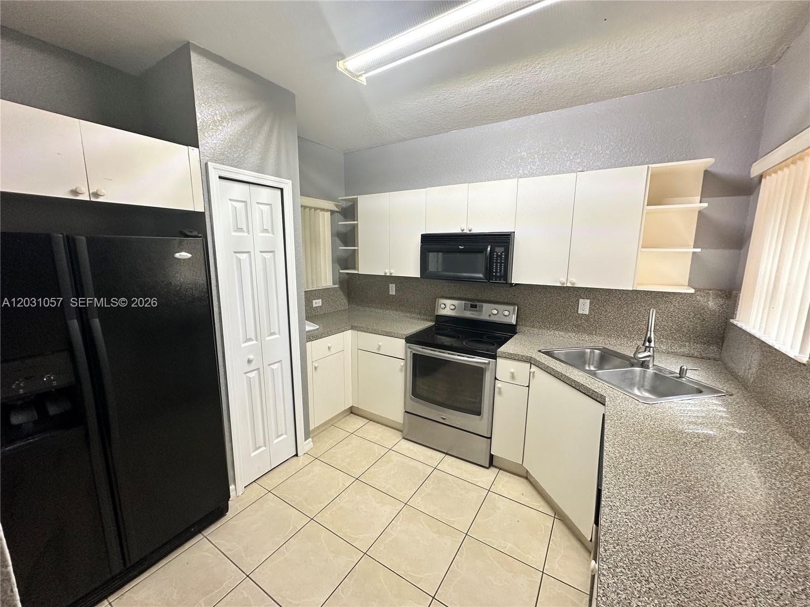 Townhouse at 687 SW 10TH ST, Florida City FL 33034