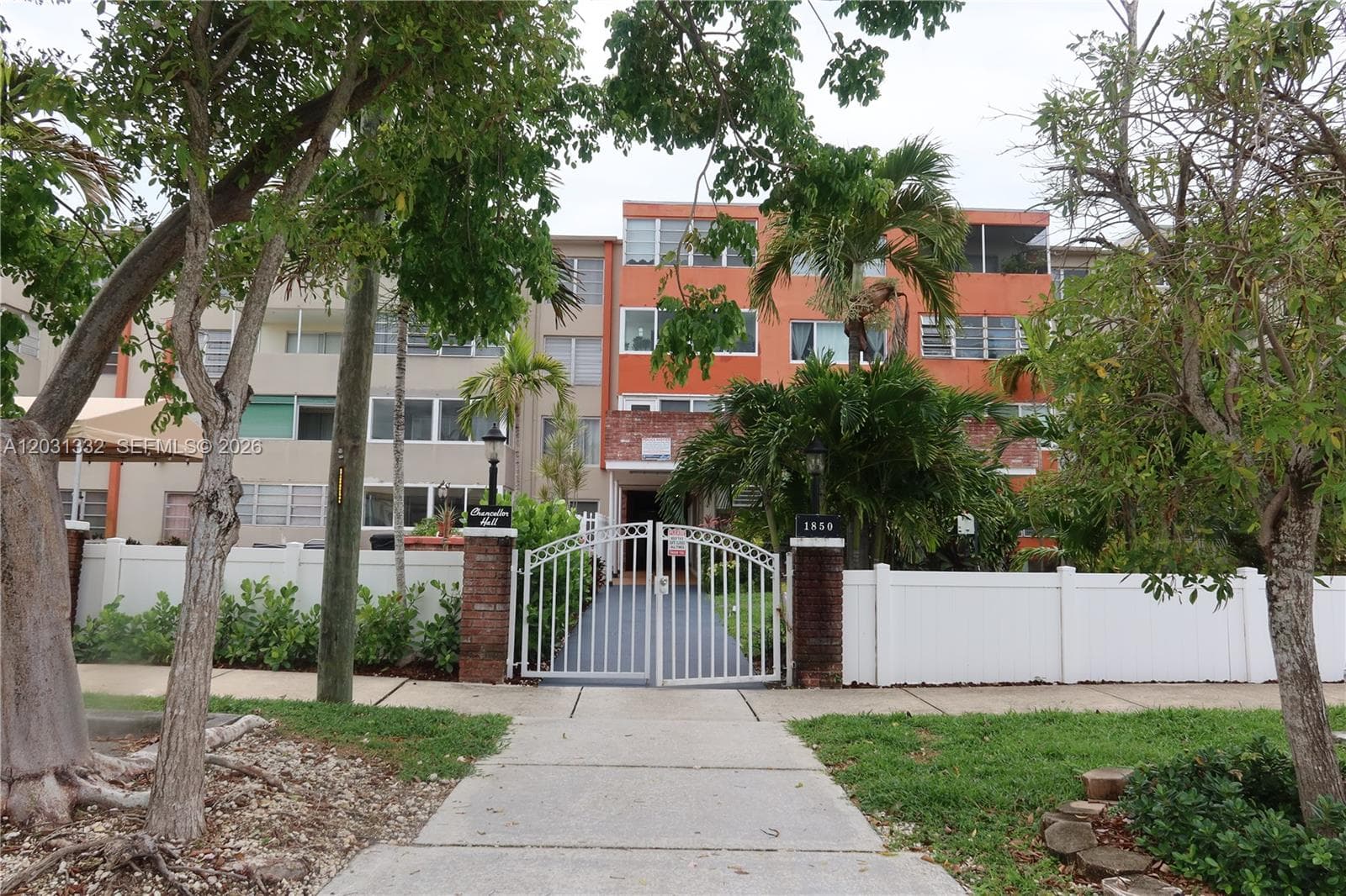 Condominium at 1850 NE 169th St # 312, North Miami Beach FL 33162