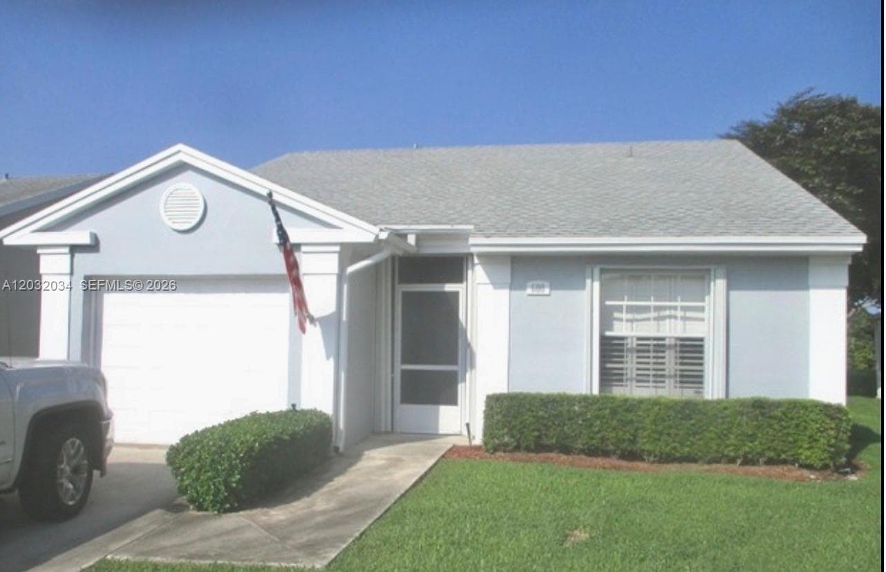 Single Family Residence at 600 SE 19th Dr, Homestead FL 33033