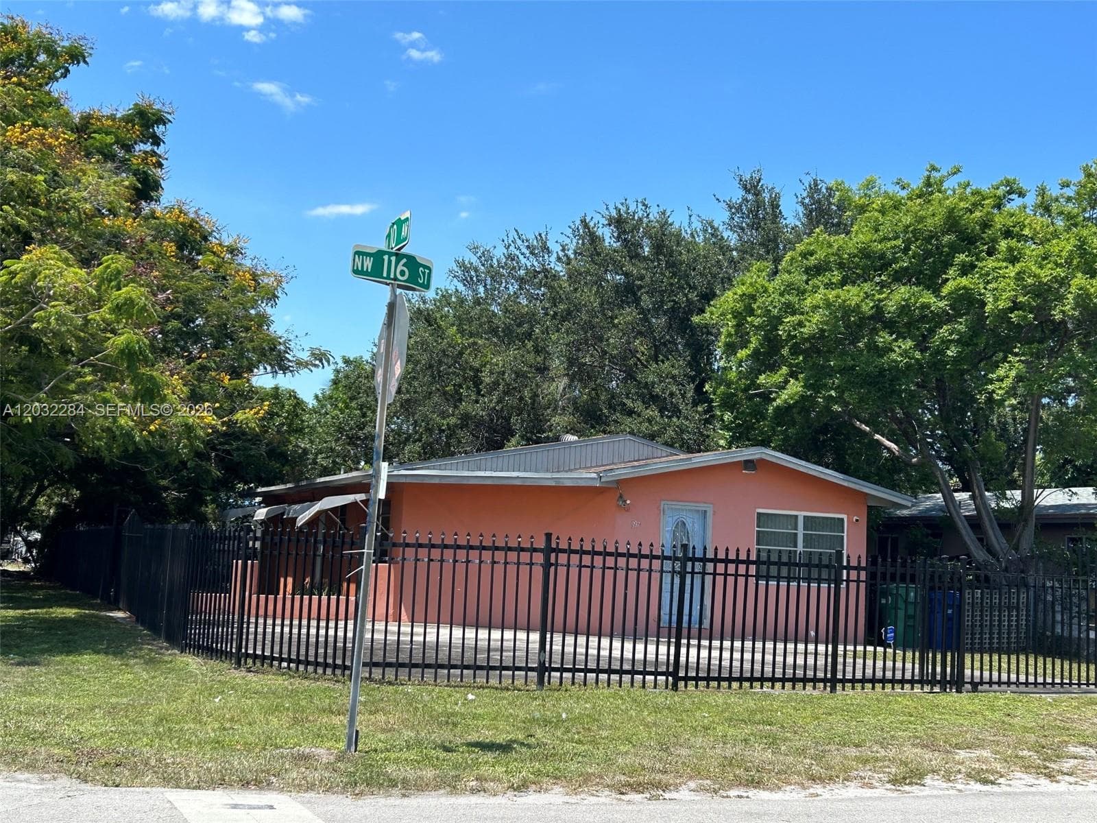 Single Family Residence at 997 NW 116th St, Miami FL 33168