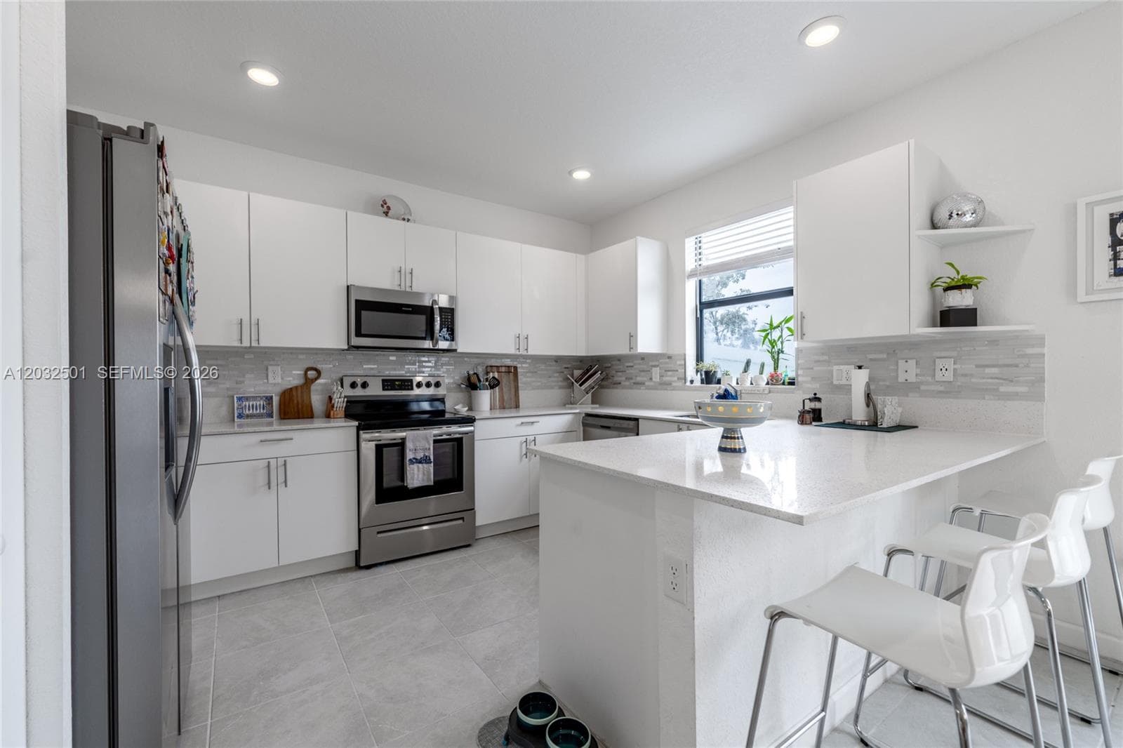 Townhouse at 561 NW 204th St, Miami Gardens FL 33169