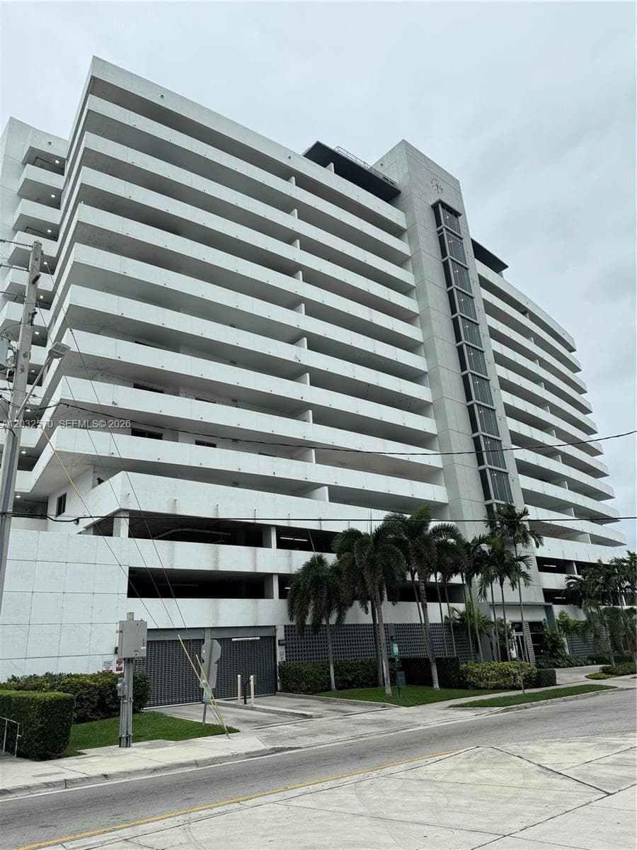 Condominium at 36 NW 6th Ave # 601, Miami FL 33128