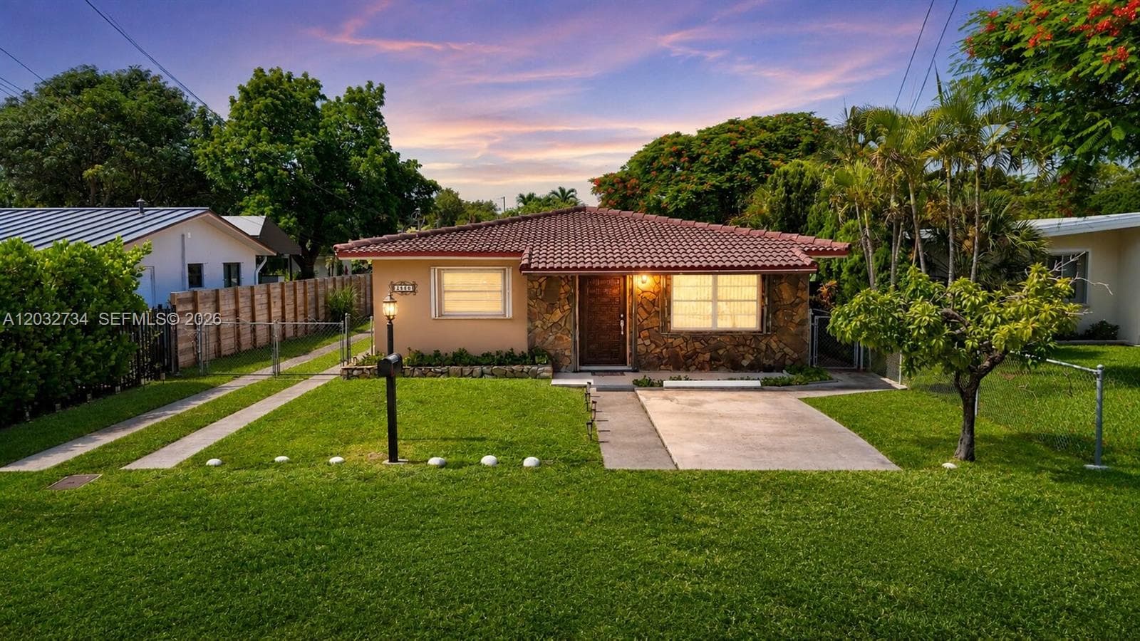Single Family Residence at 6560 SW 34th St, Miami FL 33155