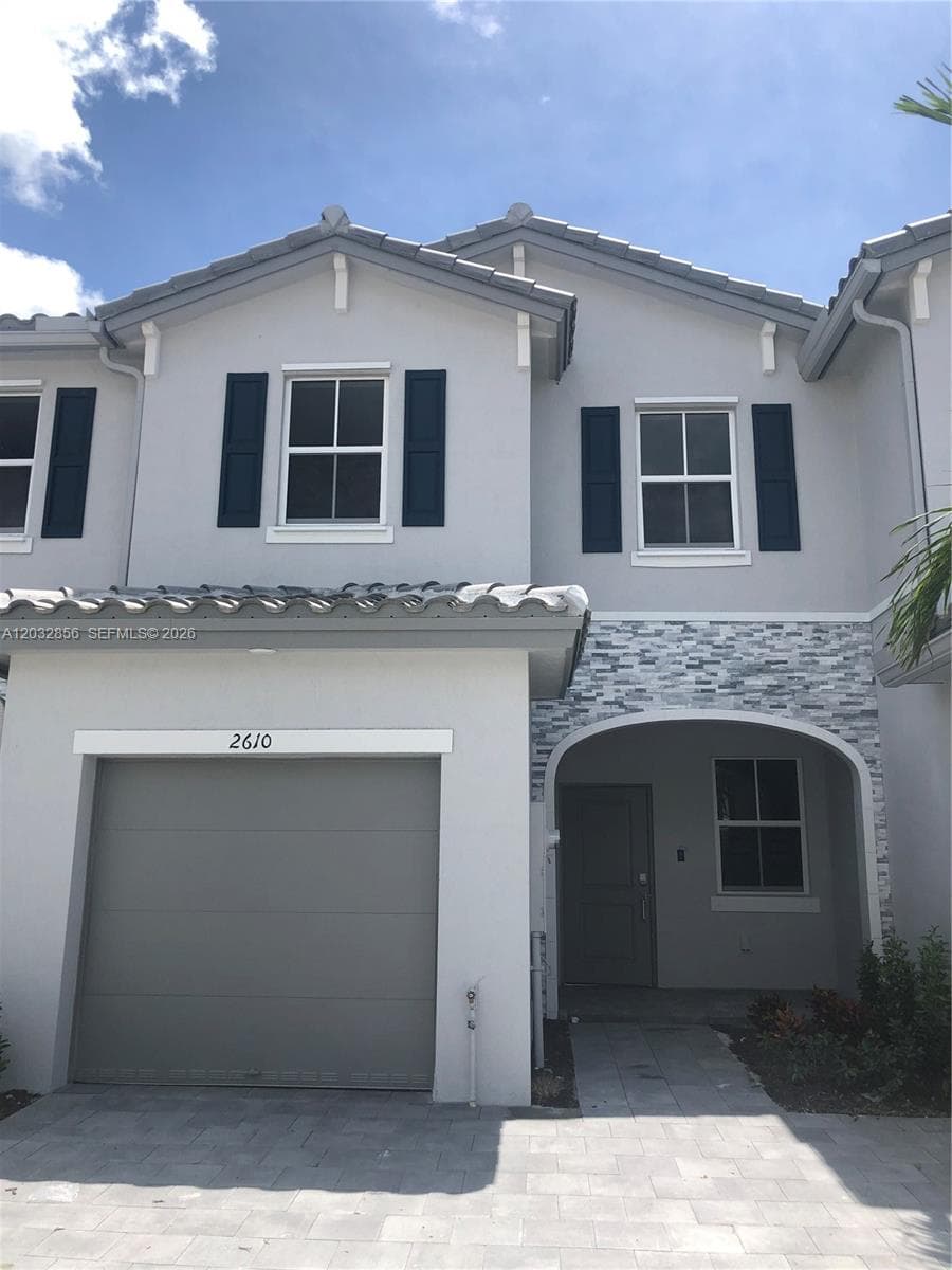 Townhouse at 2610 SE 13th St, Homestead FL 33035