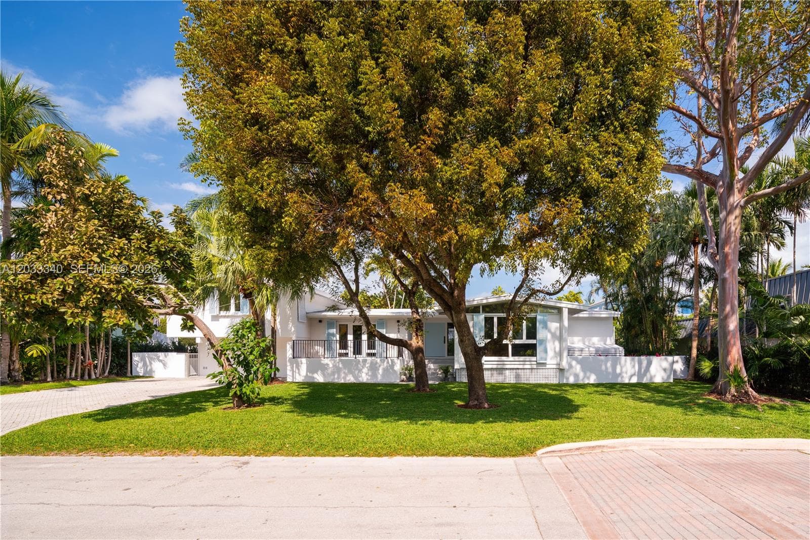 Single Family Residence at 669 S Mashta Dr, Key Biscayne FL 33149