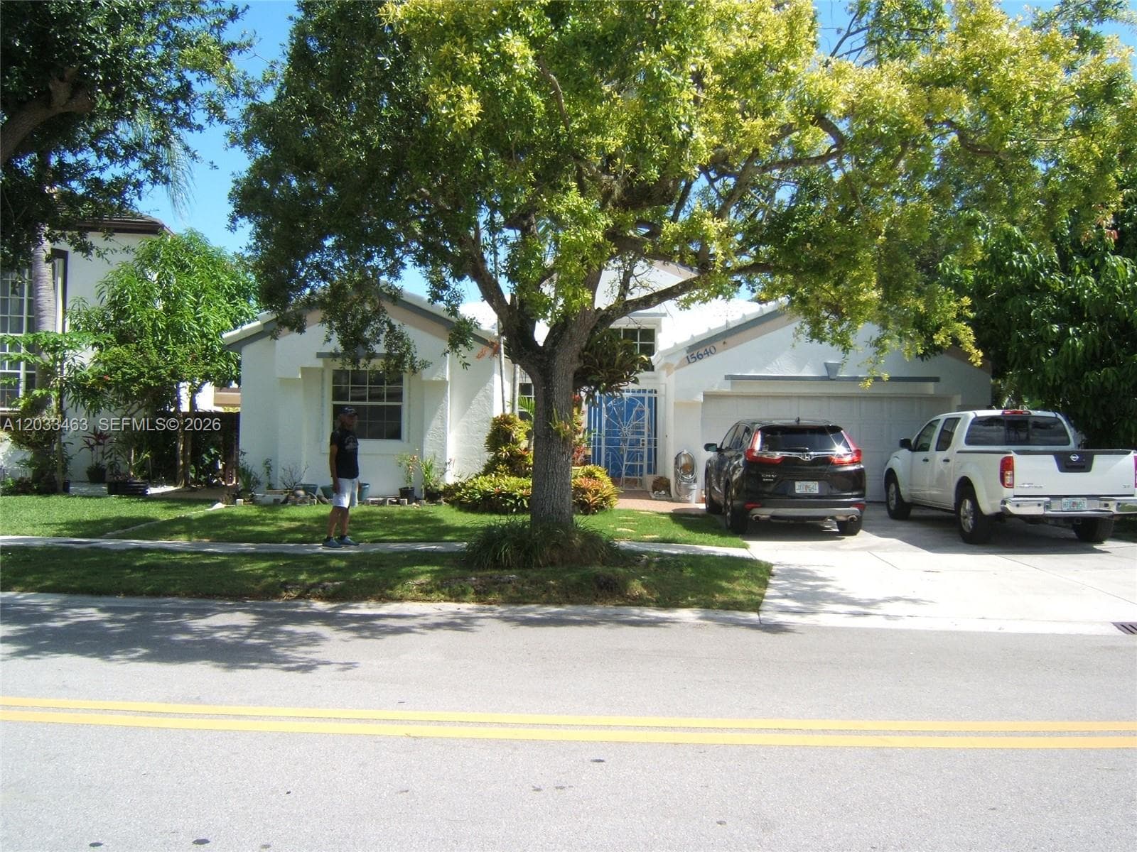 Single Family Residence at 15640 SW 98th St, Miami FL 33196