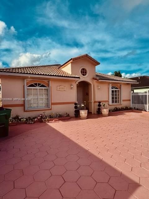 Single Family Residence at 14365 SW 172nd Ln, Miami FL 33177