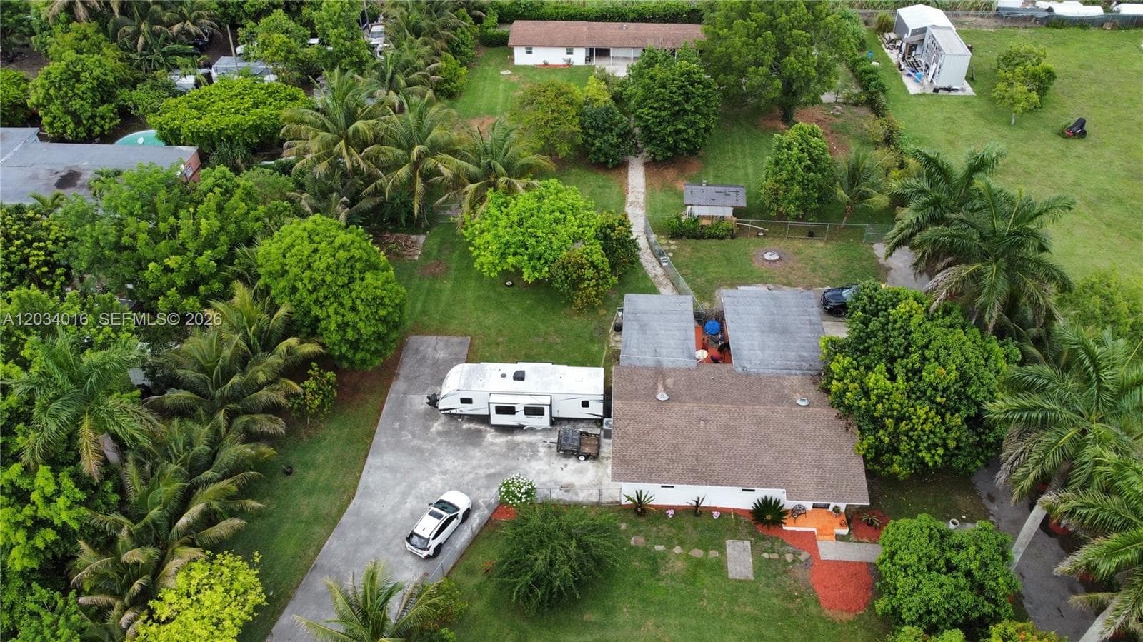 Single Family Residence at 20595 SW 190th St, Miami FL 33187