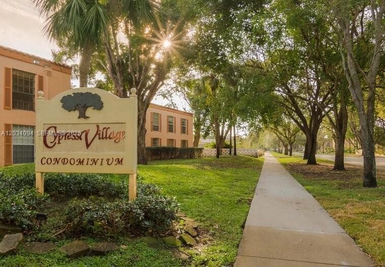 Condominium at 7208 Fairway Dr # I11, Miami Lakes FL 33014