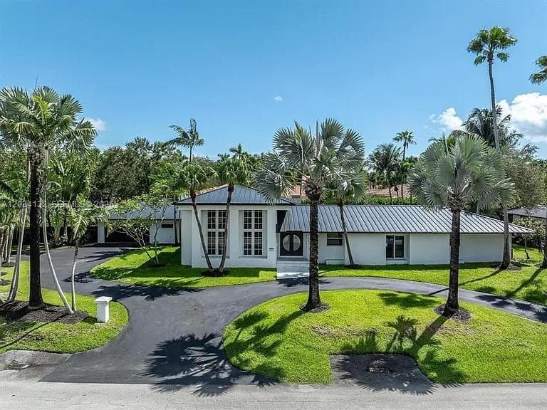 Single Family Residence at 15201 SW 74th Pl, Palmetto Bay FL 33157