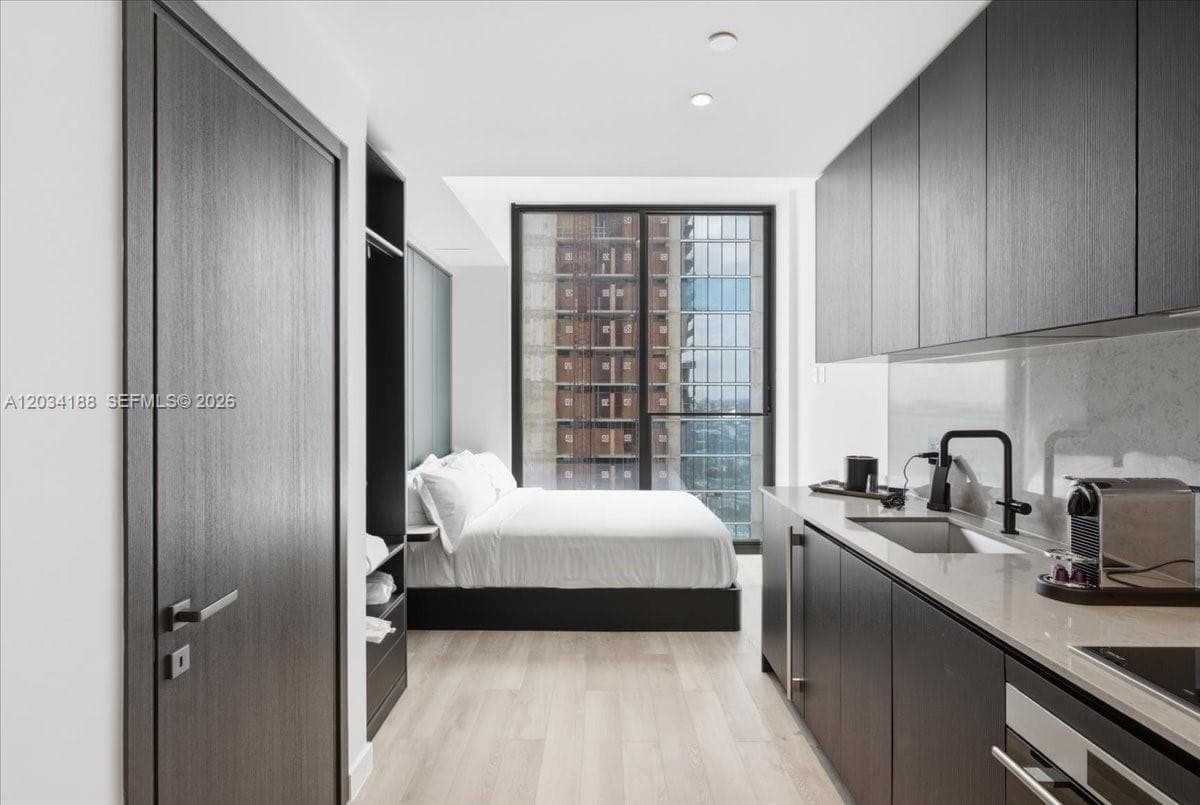 Condominium at 20 NE 11th # 4803, Miami FL 33132