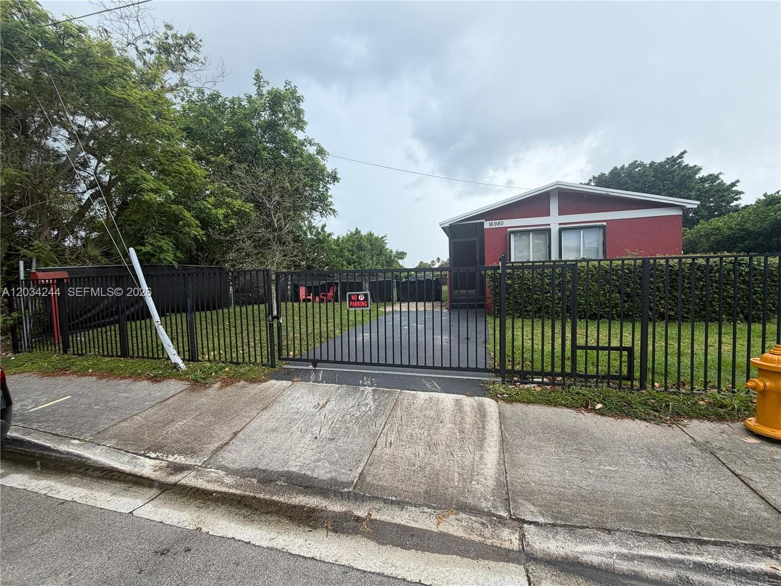 Single Family Residence at 16980 SW 104th Ave, Miami FL 33157