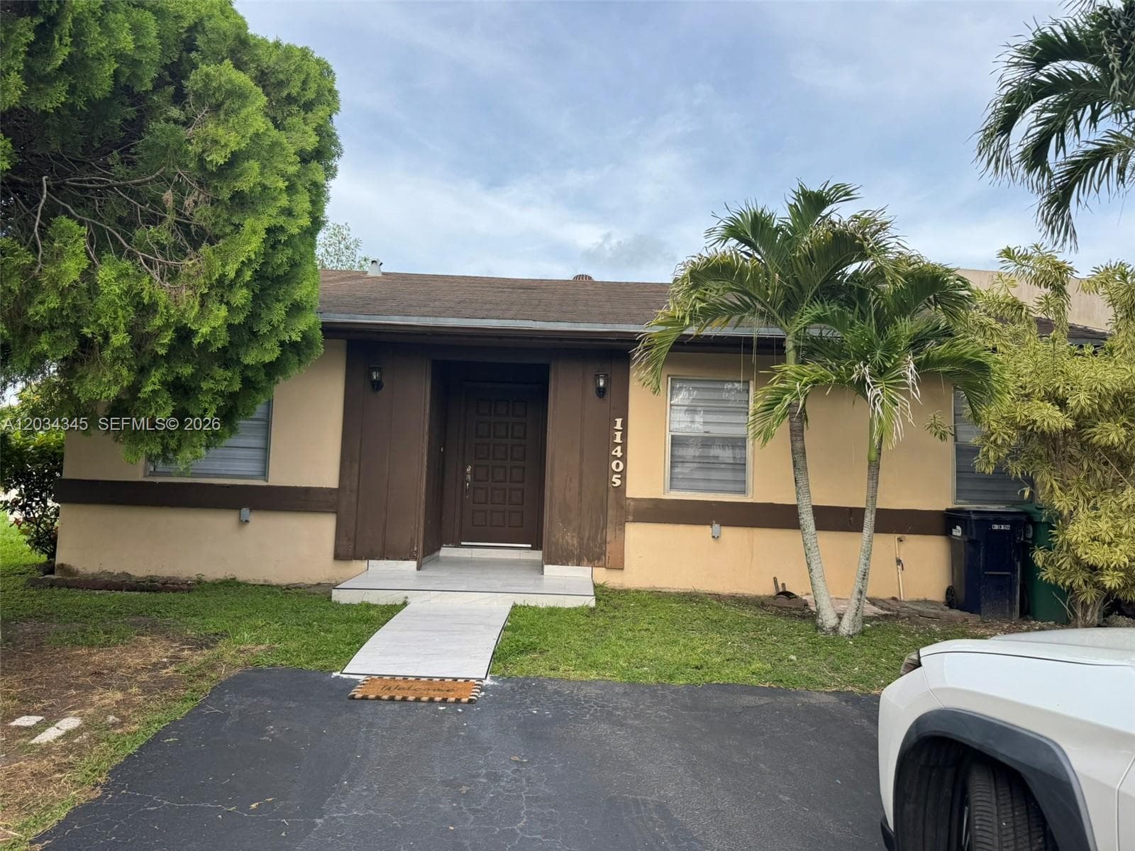 Villa at 11405 SW 122nd Ct, Miami FL 33186