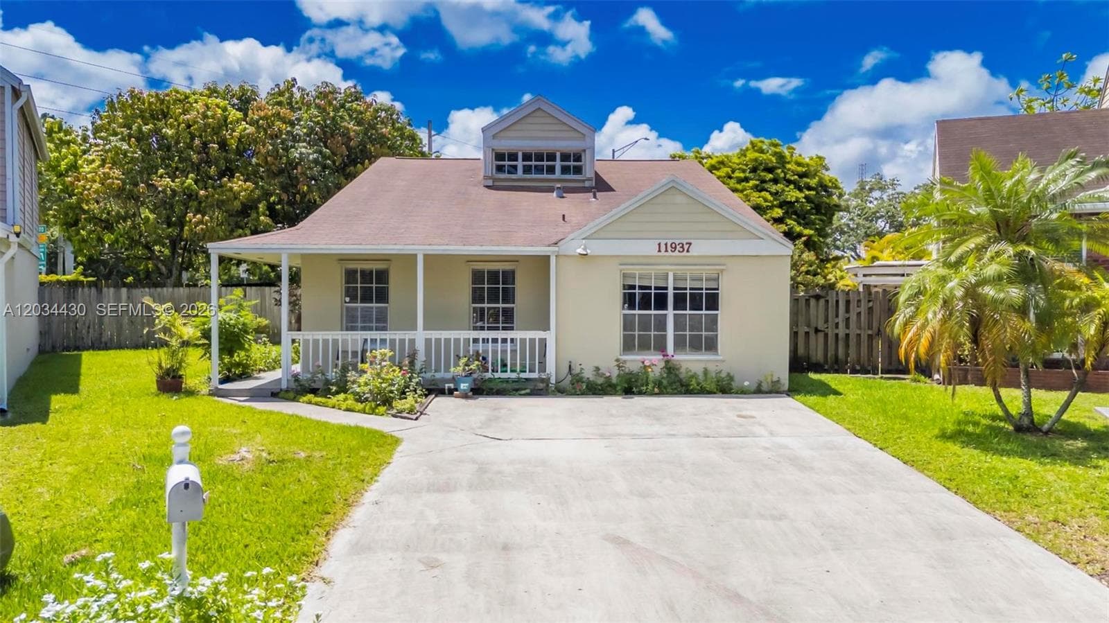 Single Family Residence at 11937 SW 117th Ct, Miami FL 33186