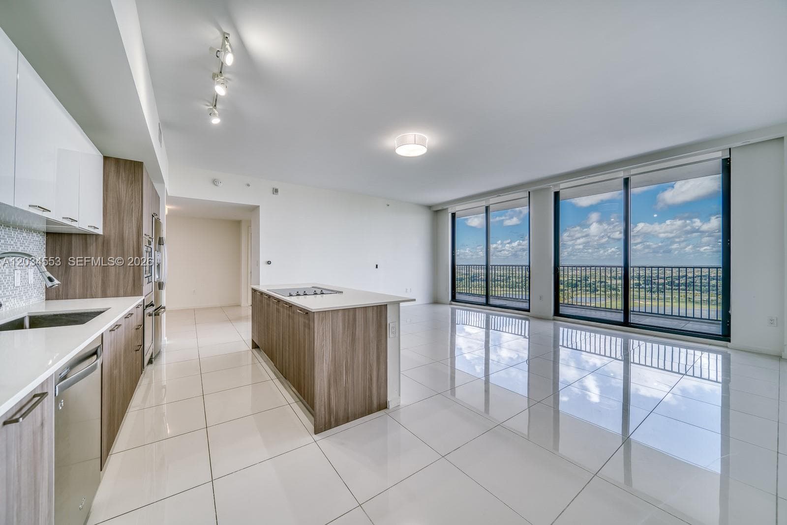 Condominium at 5252 NW 85th Ave, Doral FL 33178