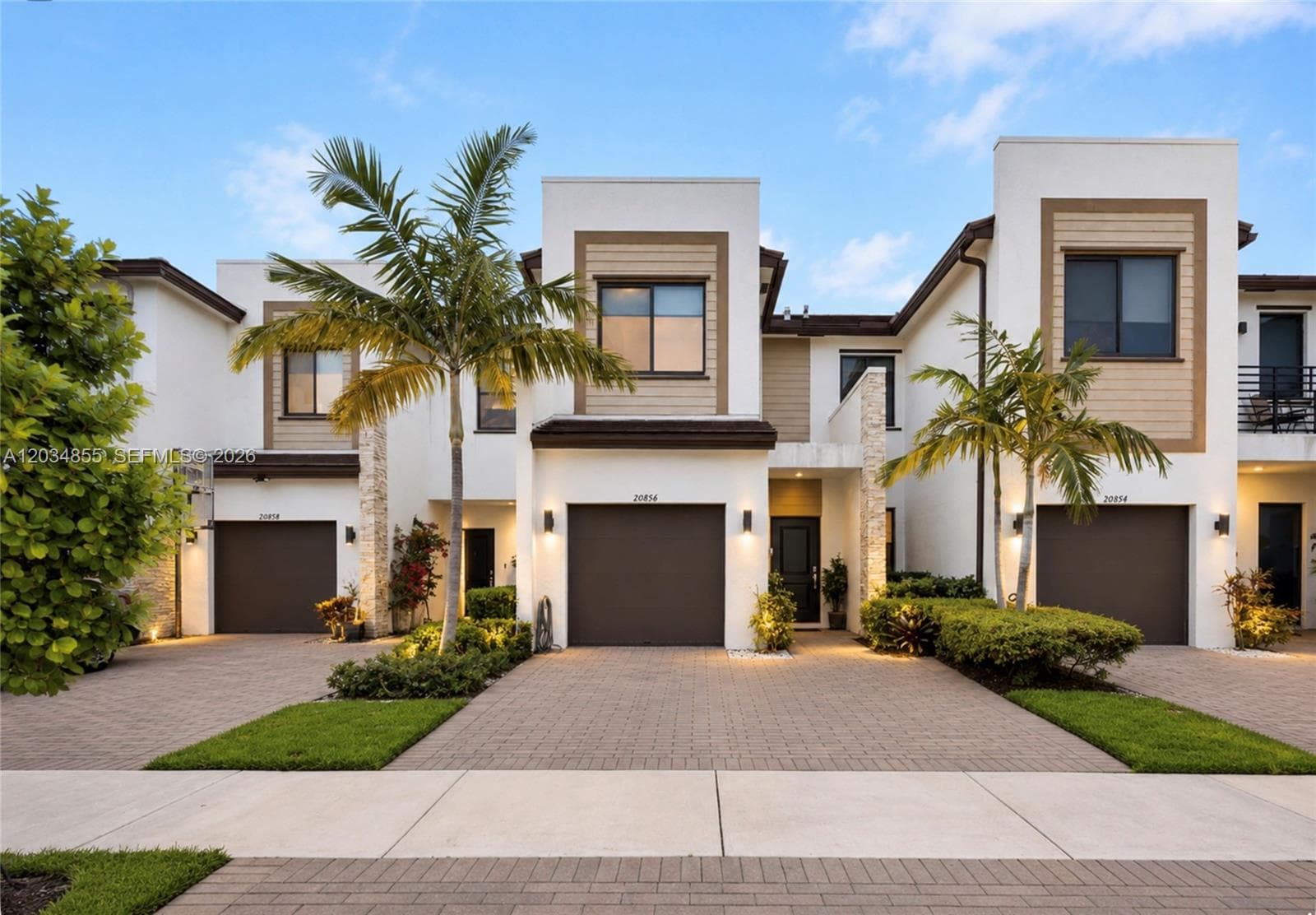 Townhouse at 20866 NE 7th Pl, Miami FL 33179