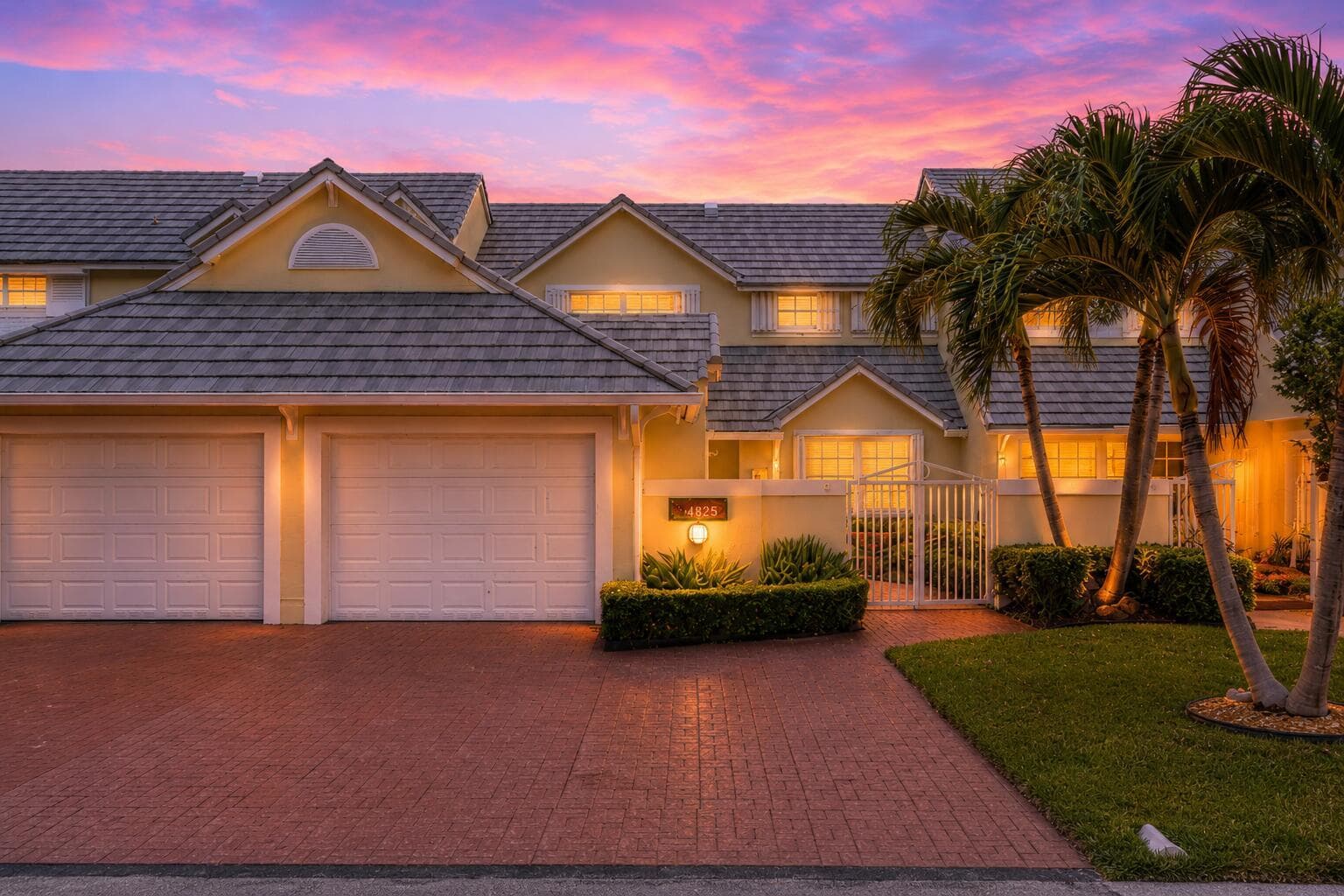 Townhouse at 4825 NW 98th Place, Doral FL 33178