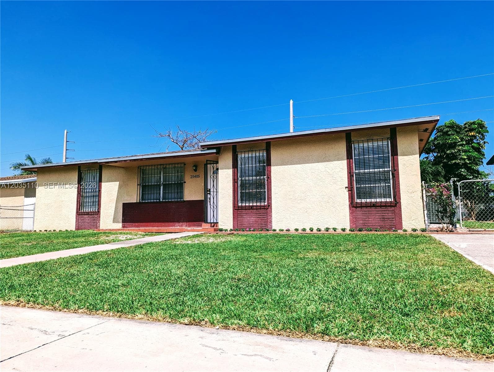 Single Family Residence at 25405 SW 127th Ct, Homestead FL 33032