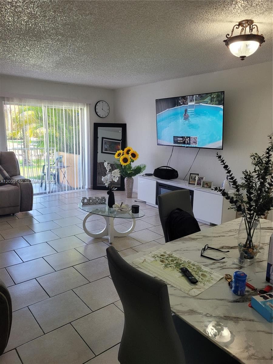 Condominium at 18101 NW 68th Ave # E105, Hialeah FL 33015