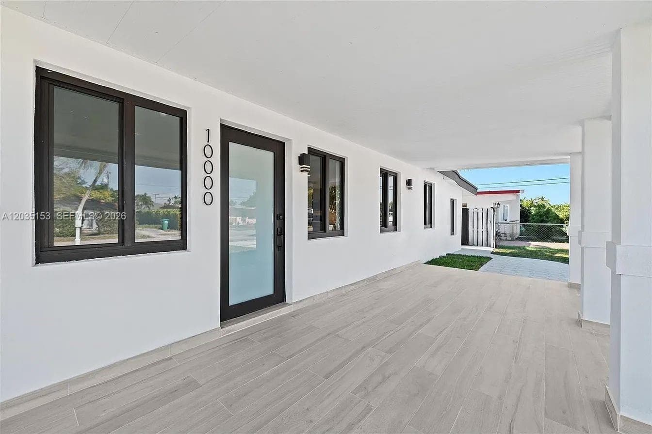 Single Family Residence at 10000 SW 43rd St, Miami FL 33165