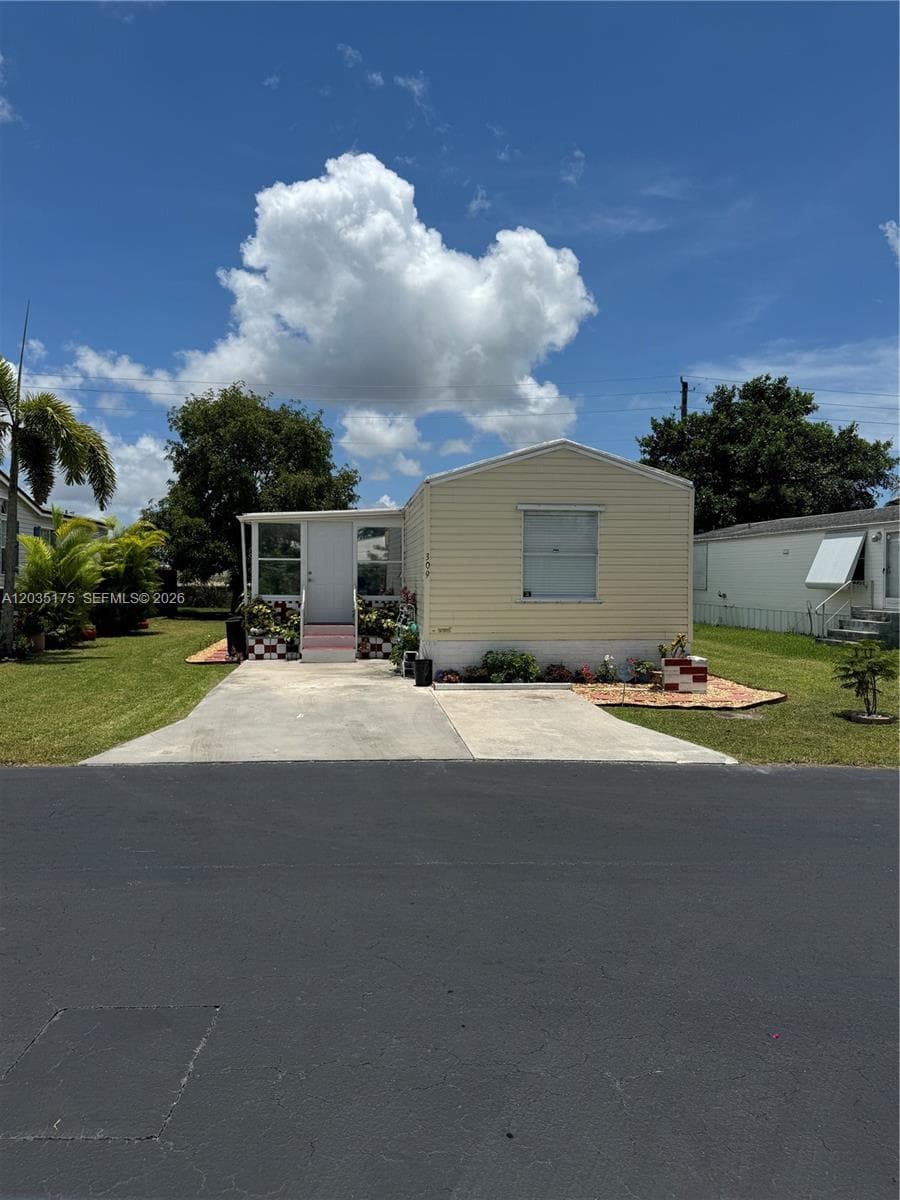 Condominium at 35303 SW 180th Ave # 309, Homestead FL 33034