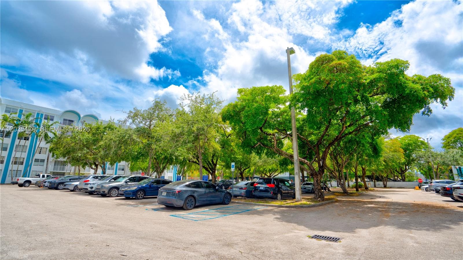 Condominium at Miami, FL, 33169