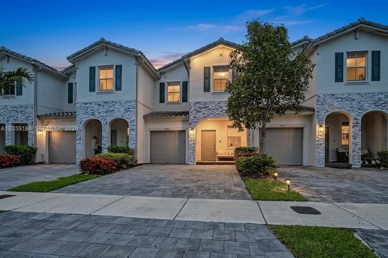 Townhouse at 2644 SE 13th St, Homestead FL 33035