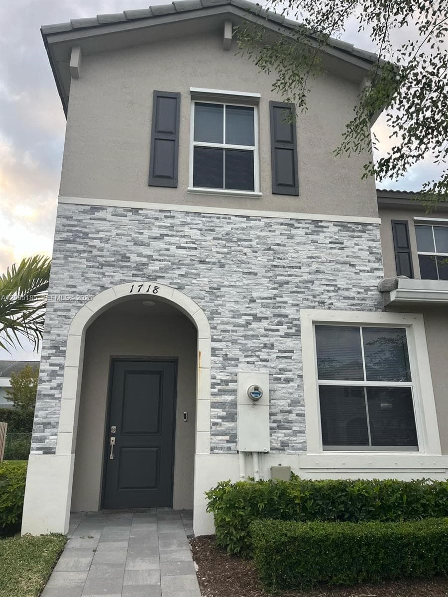 Townhouse at 1718 SE 26th Ter, Homestead FL 33035