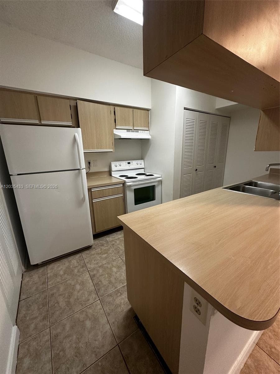 Condominium at 18356 NW 68th Ave # K, Hialeah FL 33015