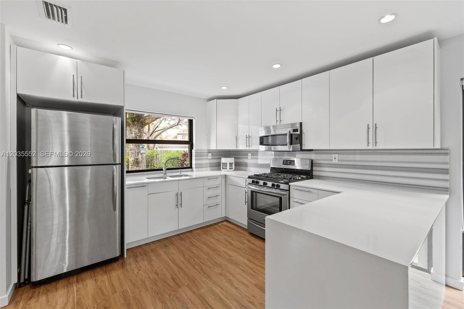 Townhouse at 11045 SW 113th Pl, Miami FL 33176