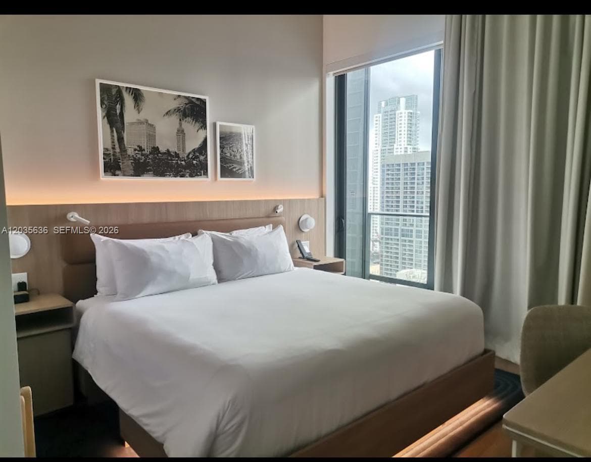 Condominium at 601 NE 1st Ave # 1720, Miami FL 33132