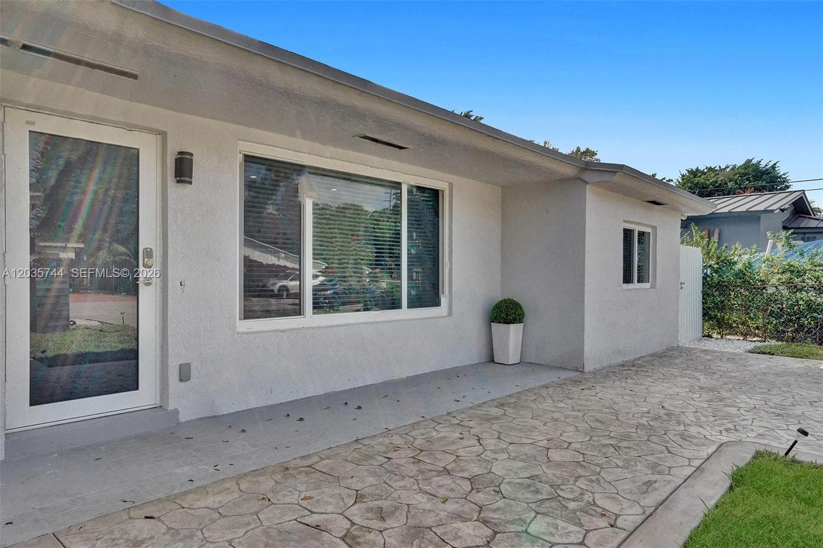 Single Family Residence at 310 NE 162nd St, Miami FL 33162