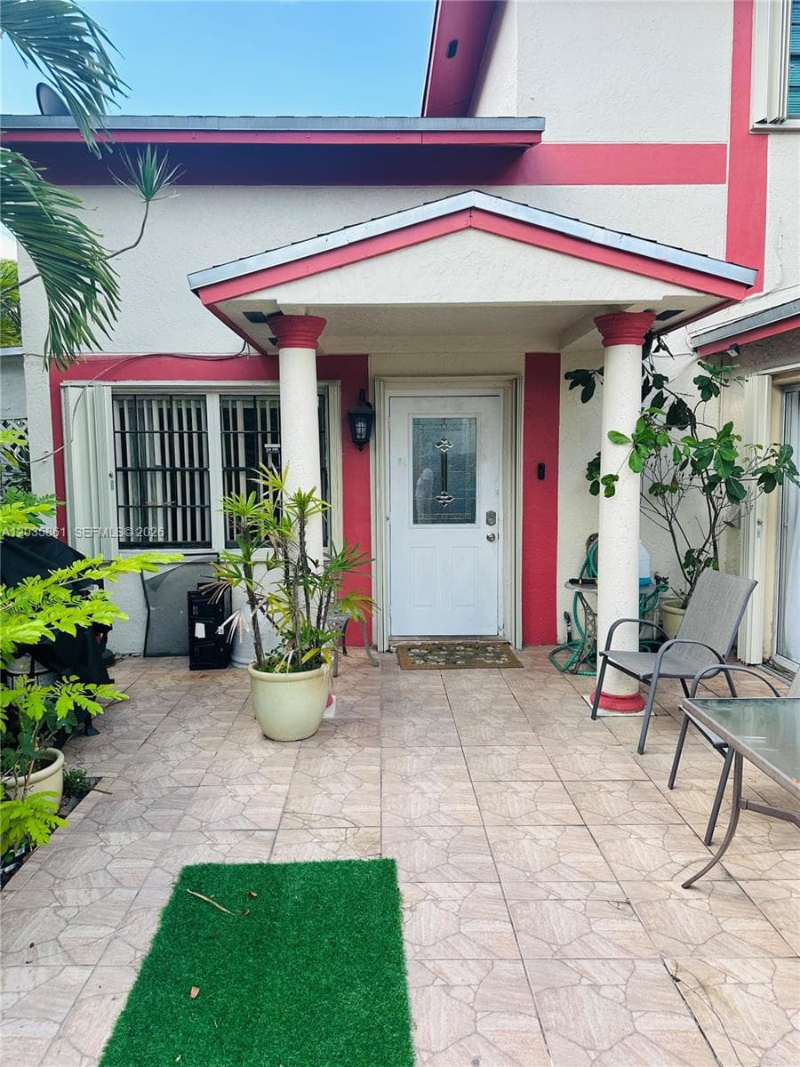 Single Family Residence at Miami, FL, 33196