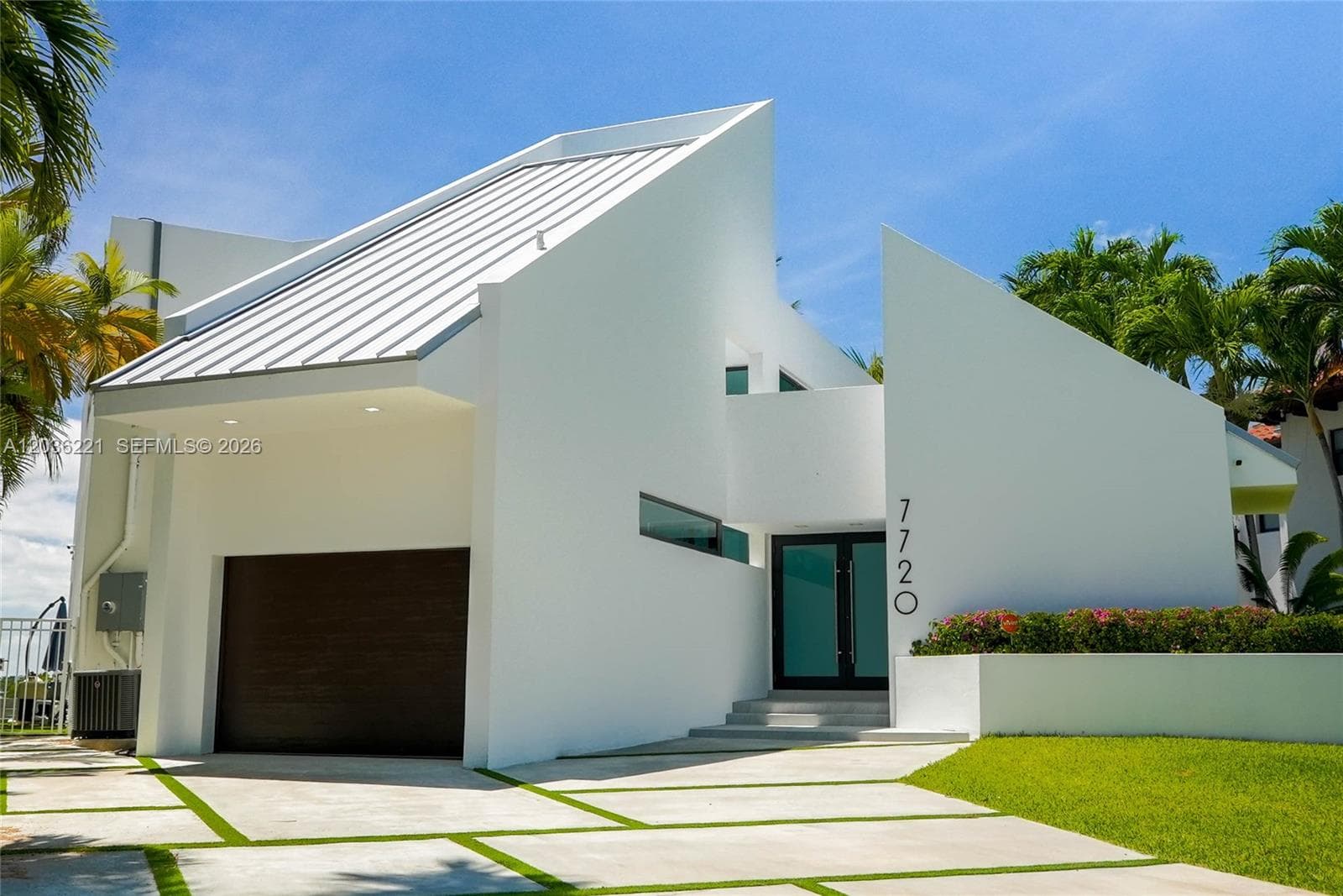 Single Family Residence at 7720 Miami View Dr, North Bay Village FL 33141