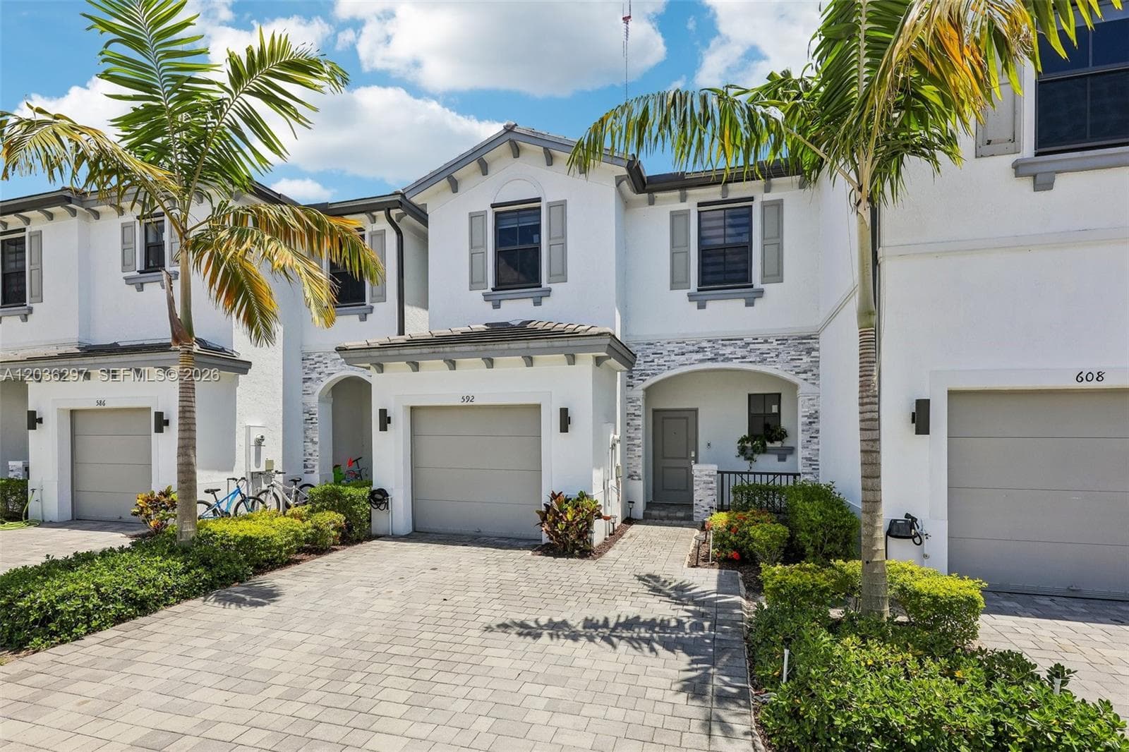 Townhouse at 592 NW 203rd Ter, Miami Gardens FL 33169