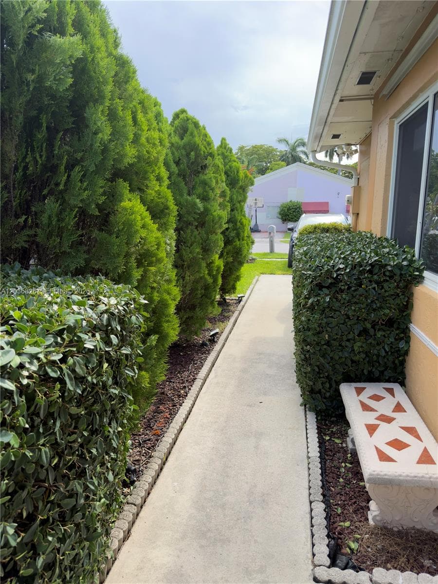 Single Family Residence at 9623 SW 146th Pl, Miami FL 33186