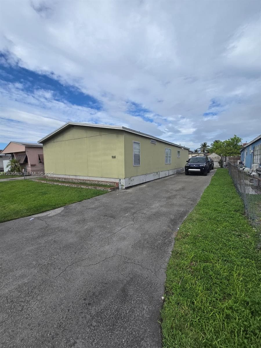 Mobile Home at 1061 SW 131 PL, Miami FL 33184