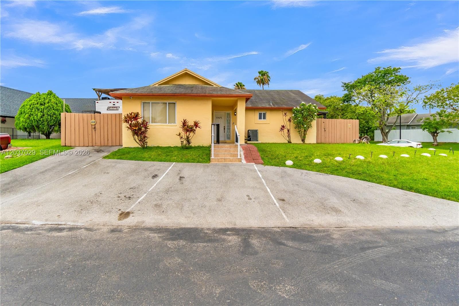 Single Family Residence at 13572 SW 285th Ter, Homestead FL 33033