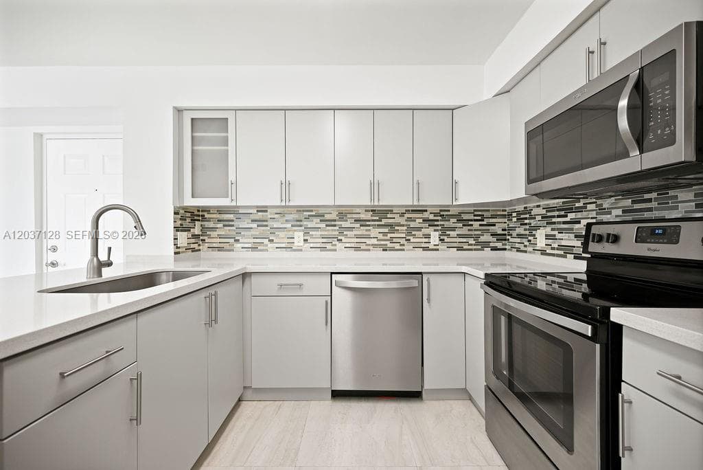Condominium at 4420 NW 107th Ave # 107, Doral FL 33178