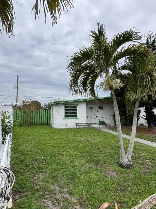 Single Family Residence at 11410 SW 44th St, Miami FL 33165