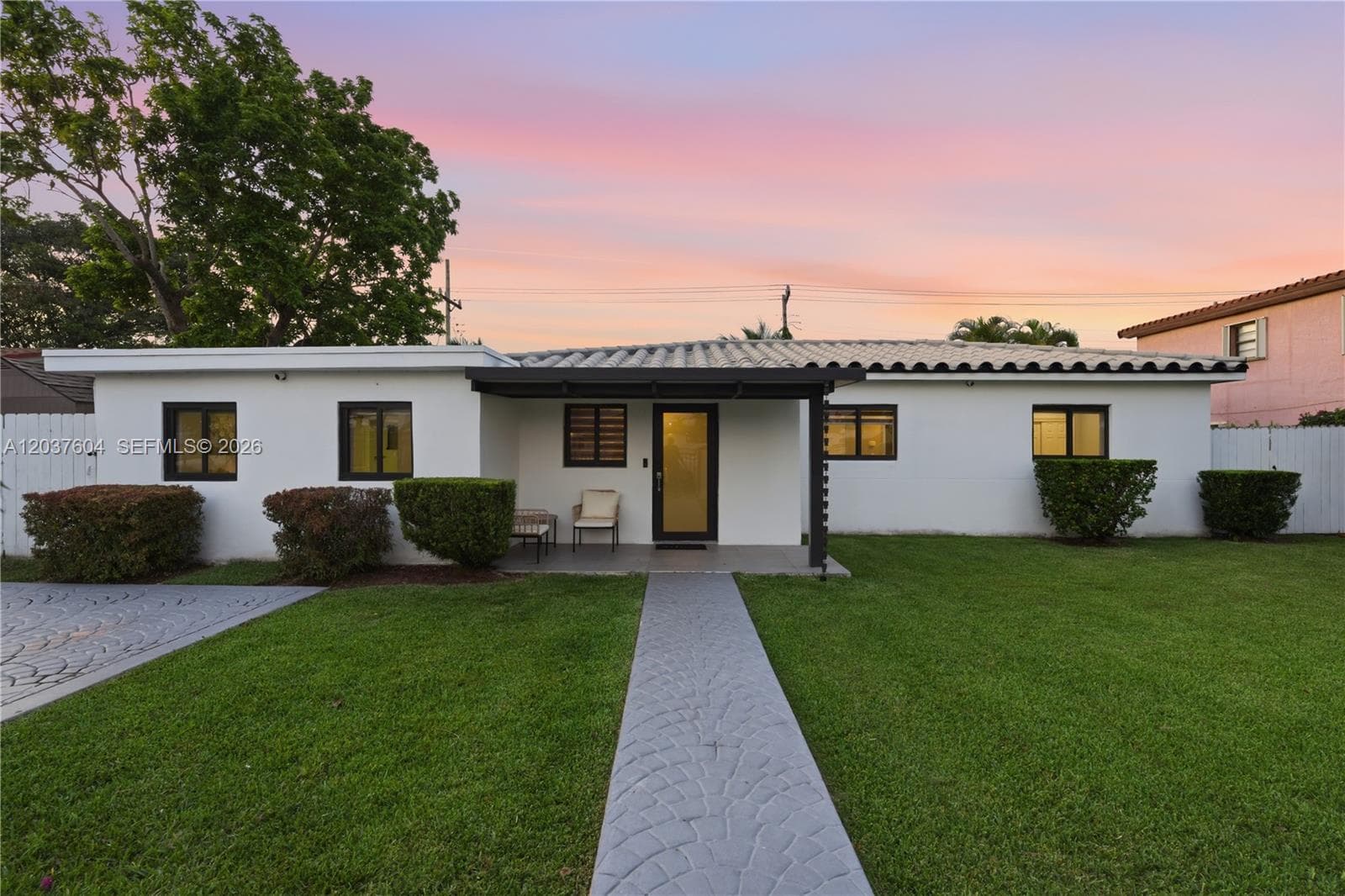 Single Family Residence at 7395 SW 39th St, Miami FL 33155