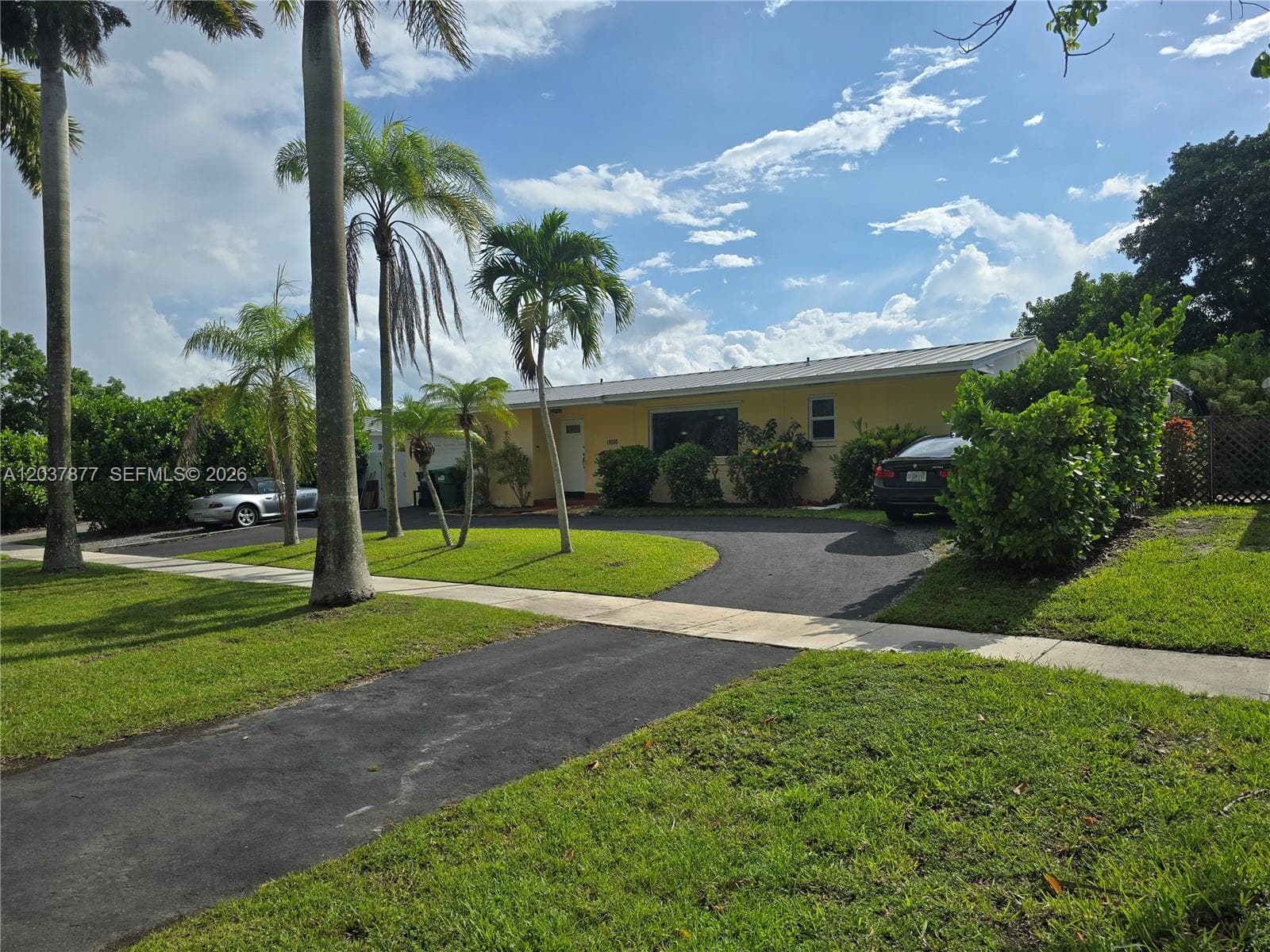 Single Family Residence at 19500 SW 87th Ave, Cutler Bay FL 33157
