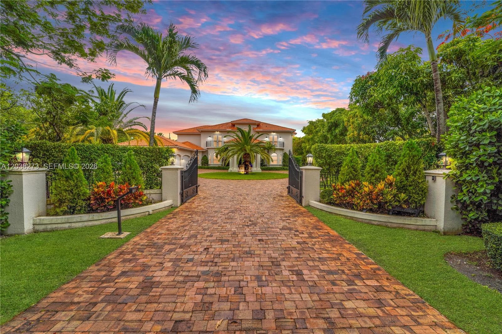Single Family Residence at 11111 SW 77th Ave, Pinecrest FL 33156
