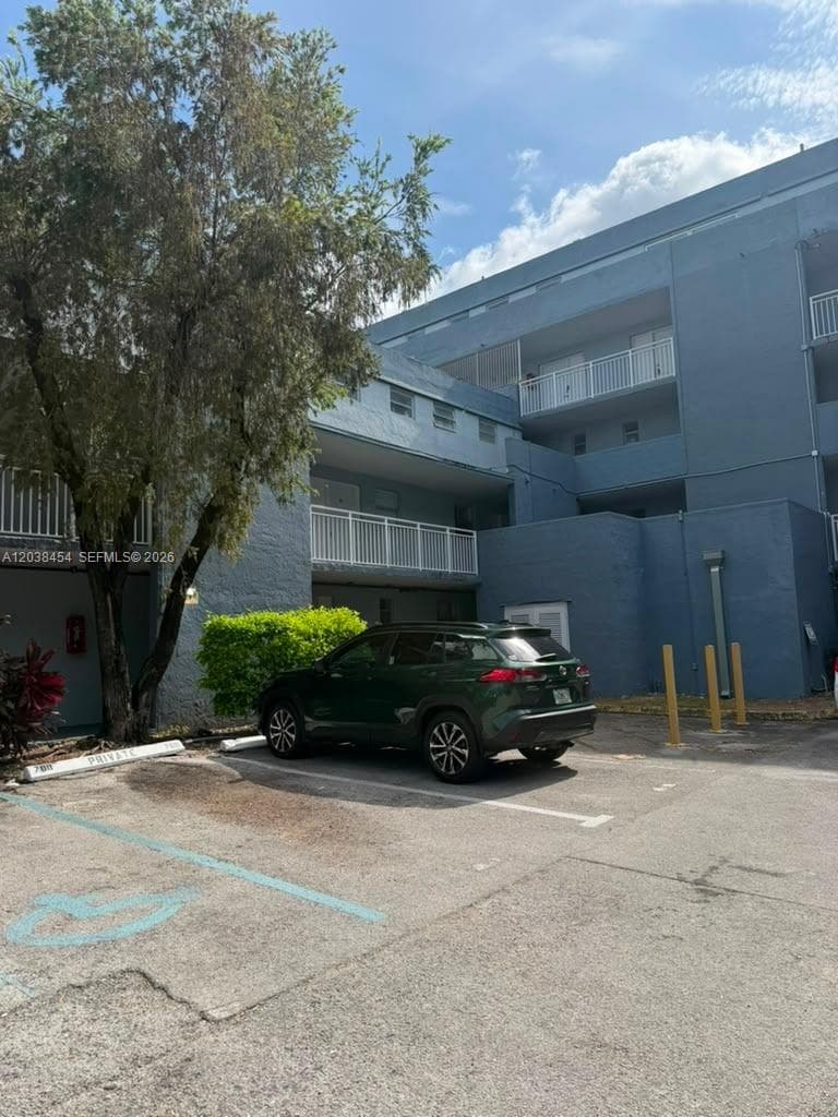 Condominium at 9375 Fontainebleau Blvd # L225, Miami FL 33172