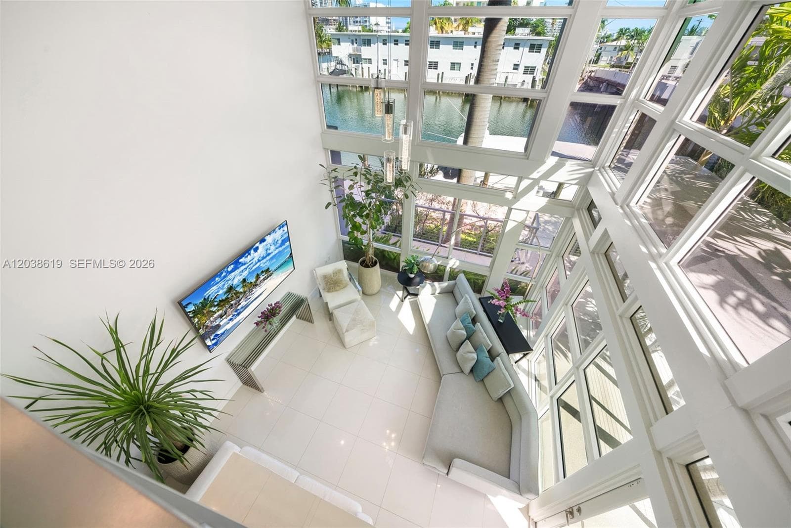 Townhouse at 39 N Shore Dr, Miami Beach FL 33141